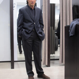 Sami Frey, habillé pour le «Nez dans le Ruisseau», film, C. Chevalier