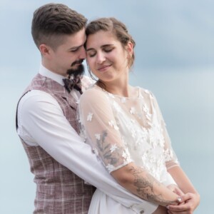 Robe en soie ample avec top en dentelle de Saint-Gall